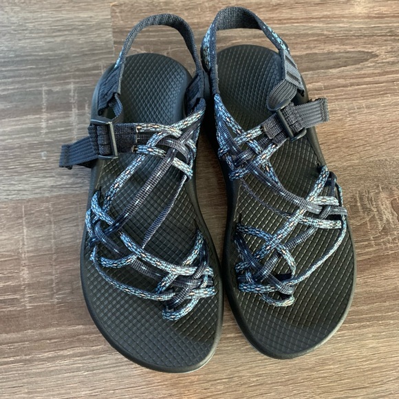 Chaco — women’s 8 dual adjustable blue strap sandals - Picture 2 of 7